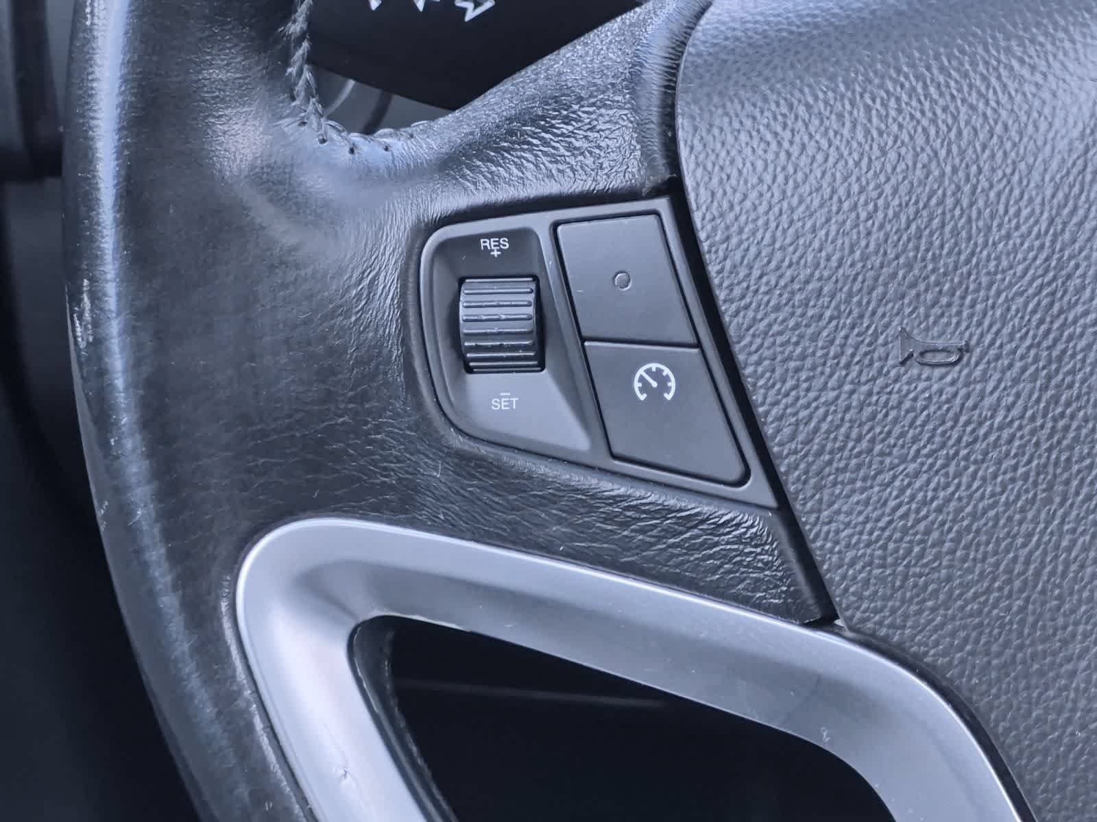 Used 2013 Chevrolet Captiva Sport LTZ FWD image 25