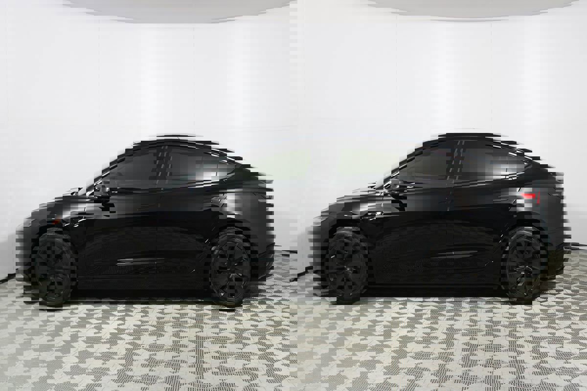 Used 2024 Tesla Model 3 Standard Range image 29