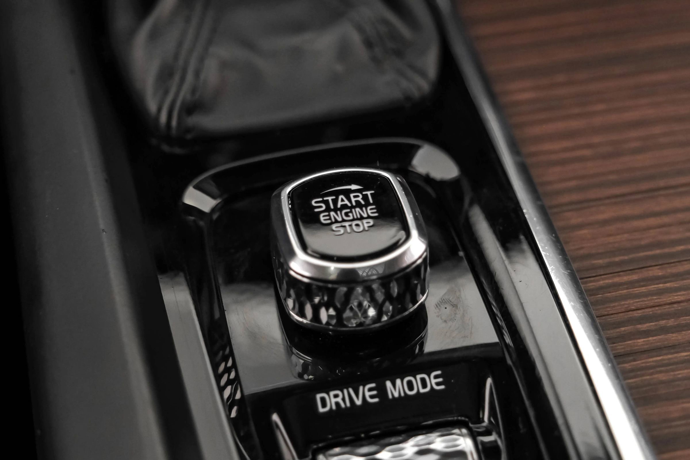 Used 2021 Volvo V60 T5 Momentum w/ Climate Package image 17