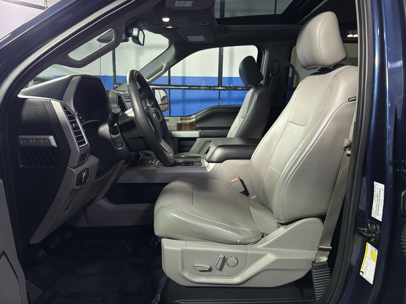 Used 2015 Ford F150 Lariat w/ Equipment Group 502A Luxury AWD/4WD image 25