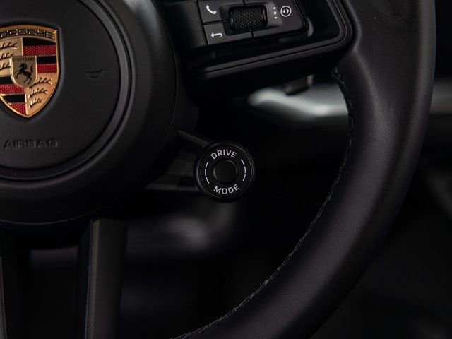 Certified 2025 Porsche Cayenne Coupe image 51