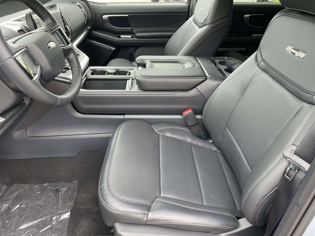 New 2026 Ford Expedition Platinum w/ Stealth Performance Package AWD/4WD image 13