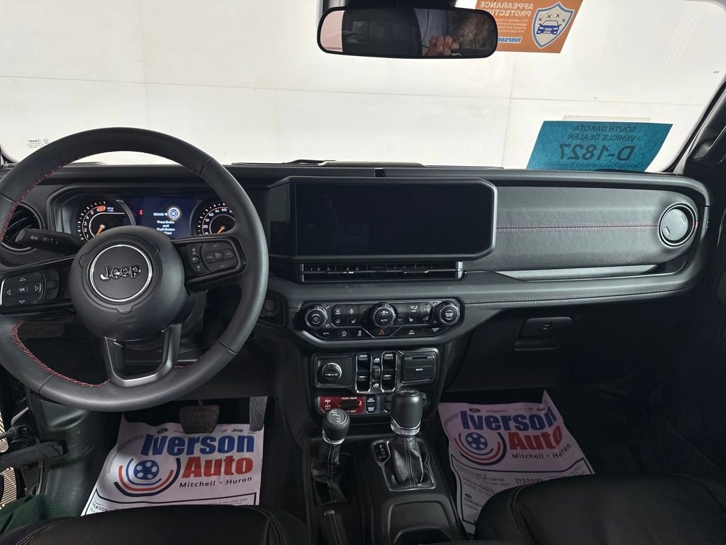 Used 2024 Jeep Wrangler Unlimited Rubicon w/ Convenience Group image 30