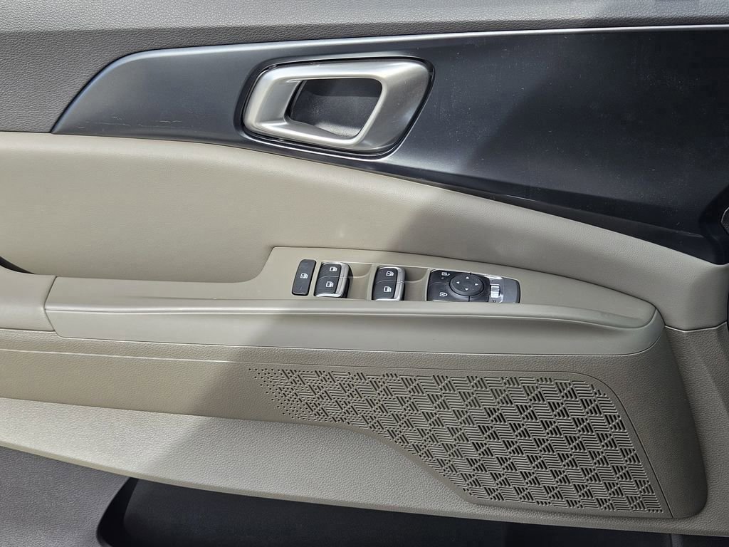 New 2026 Kia Carnival FWD image 16
