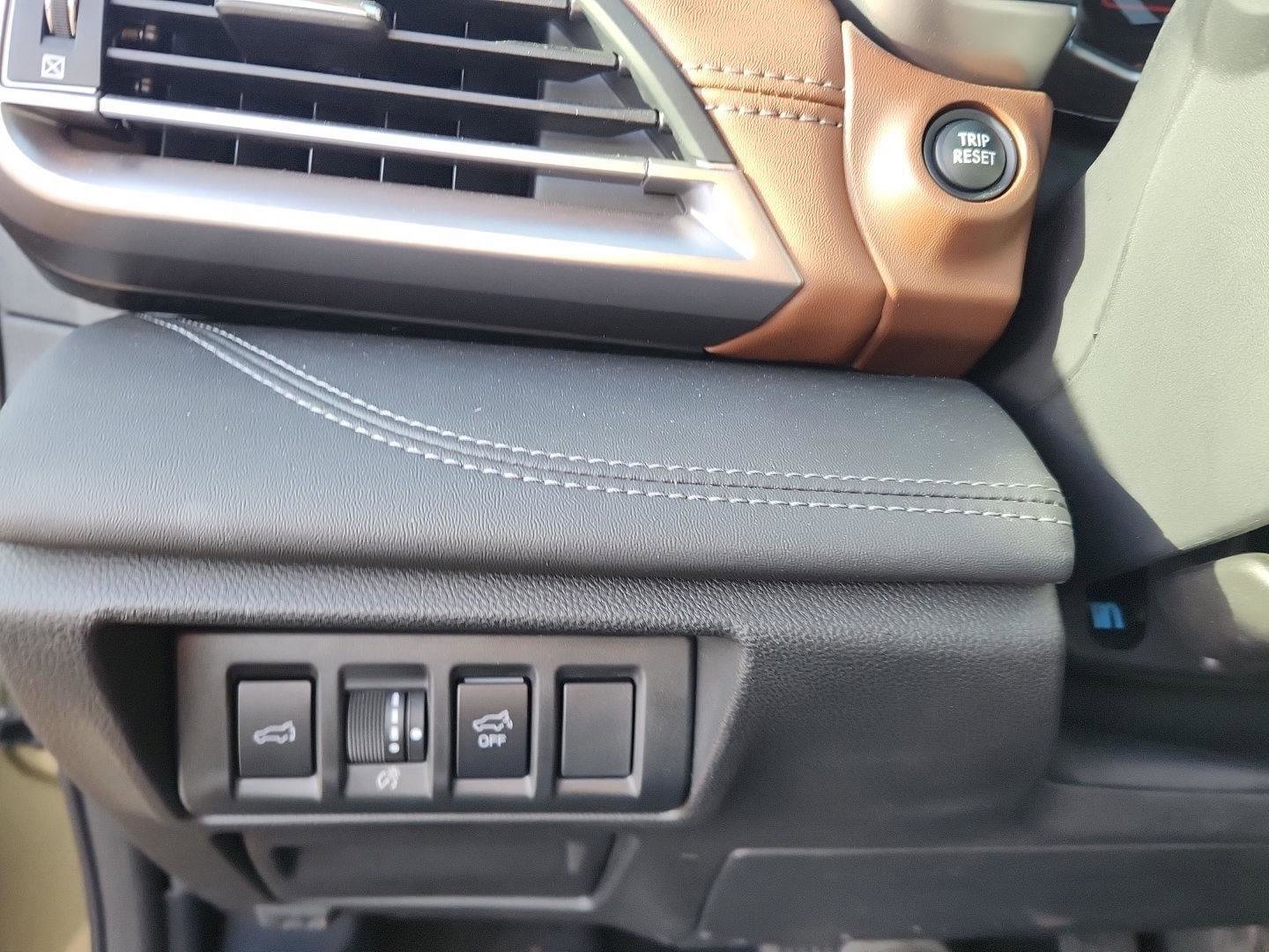 Used 2024 Subaru Outback Touring w/ Popular Package #2 image 20