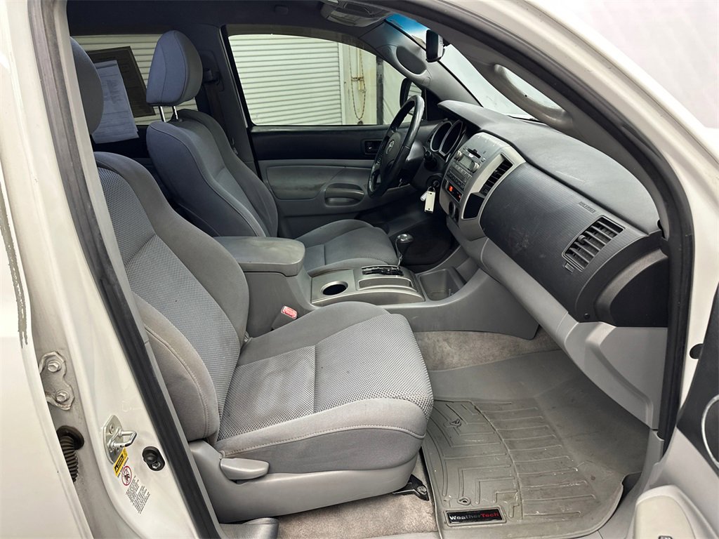 Used 2010 Toyota Tacoma PreRunner image 13