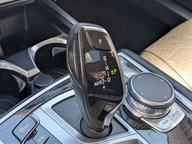 Used 2018 BMW 740i xDrive image 12