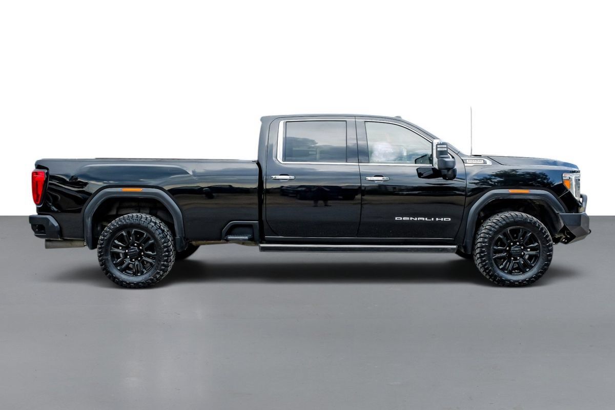 Used 2023 GMC Sierra 2500 Denali w/ Denali Black Diamond Edition AWD/4WD image 5