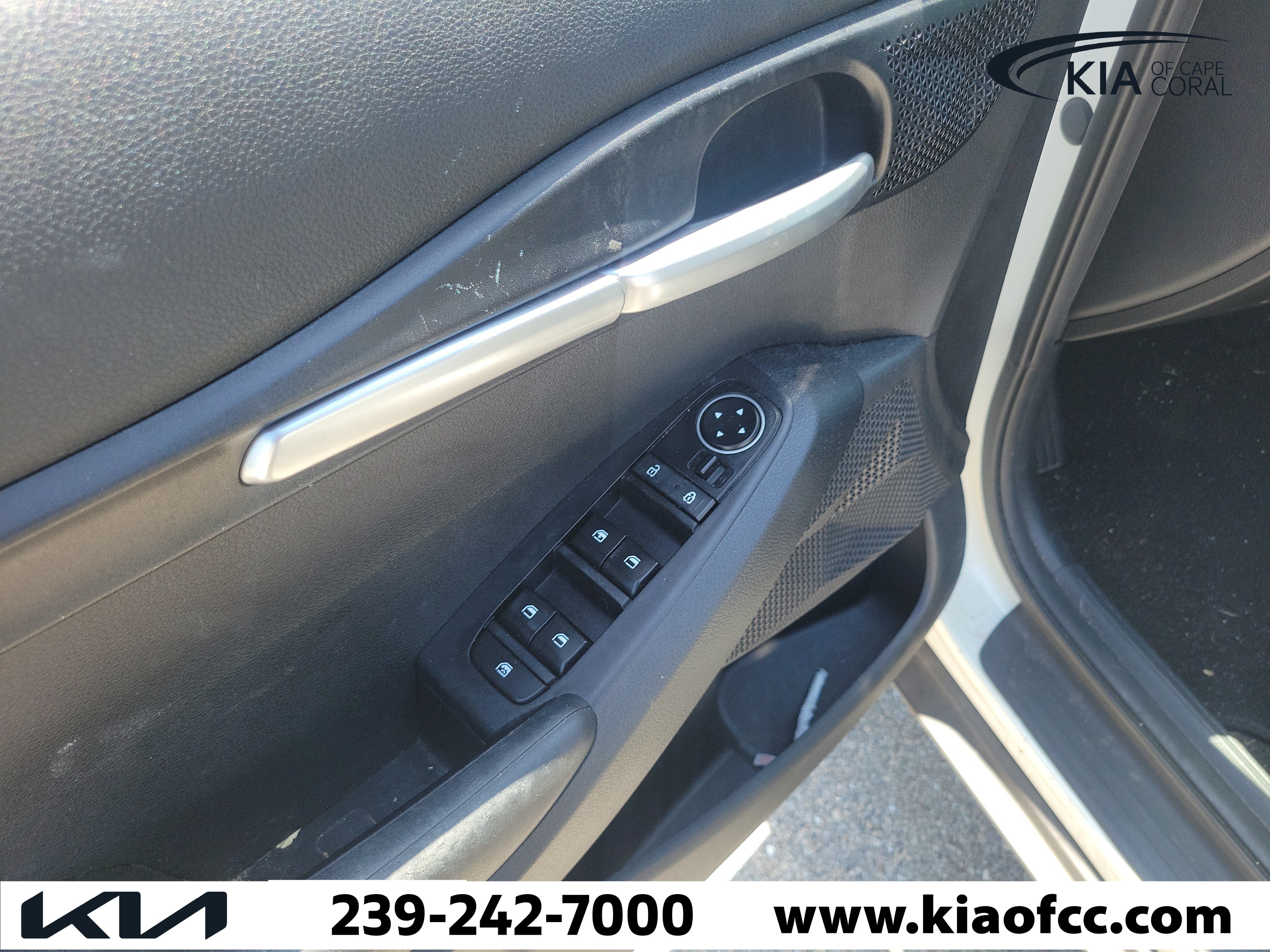 Used 2023 Kia Seltos LX AWD/4WD image 23