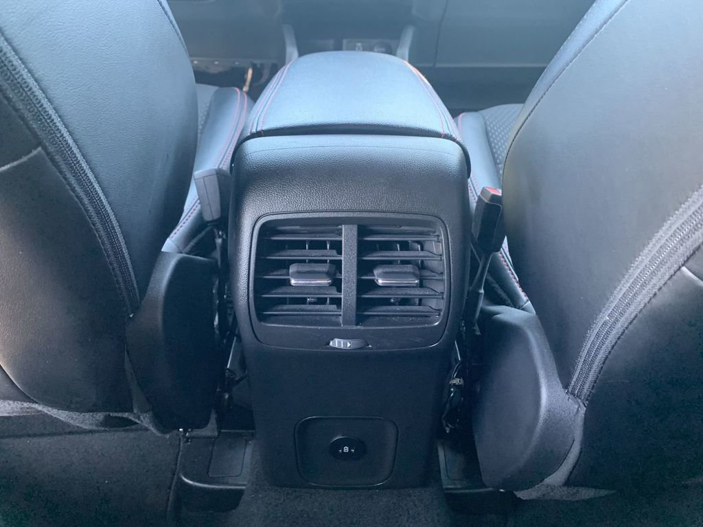 Used 2025 Ford Escape ST-Line image 19