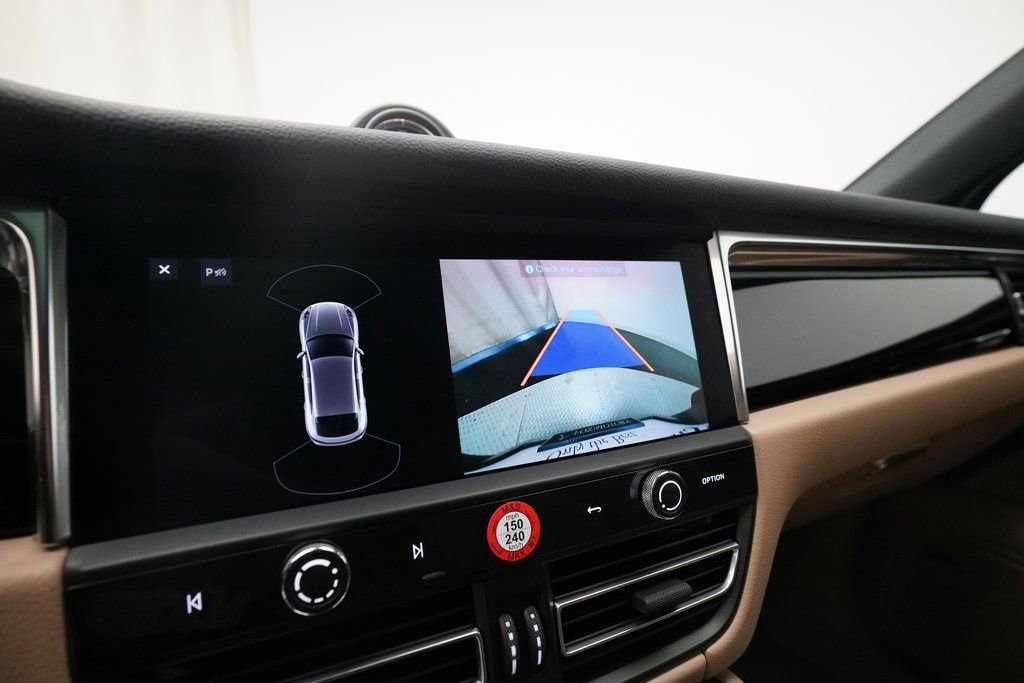 Certified 2026 Porsche Macan image 26