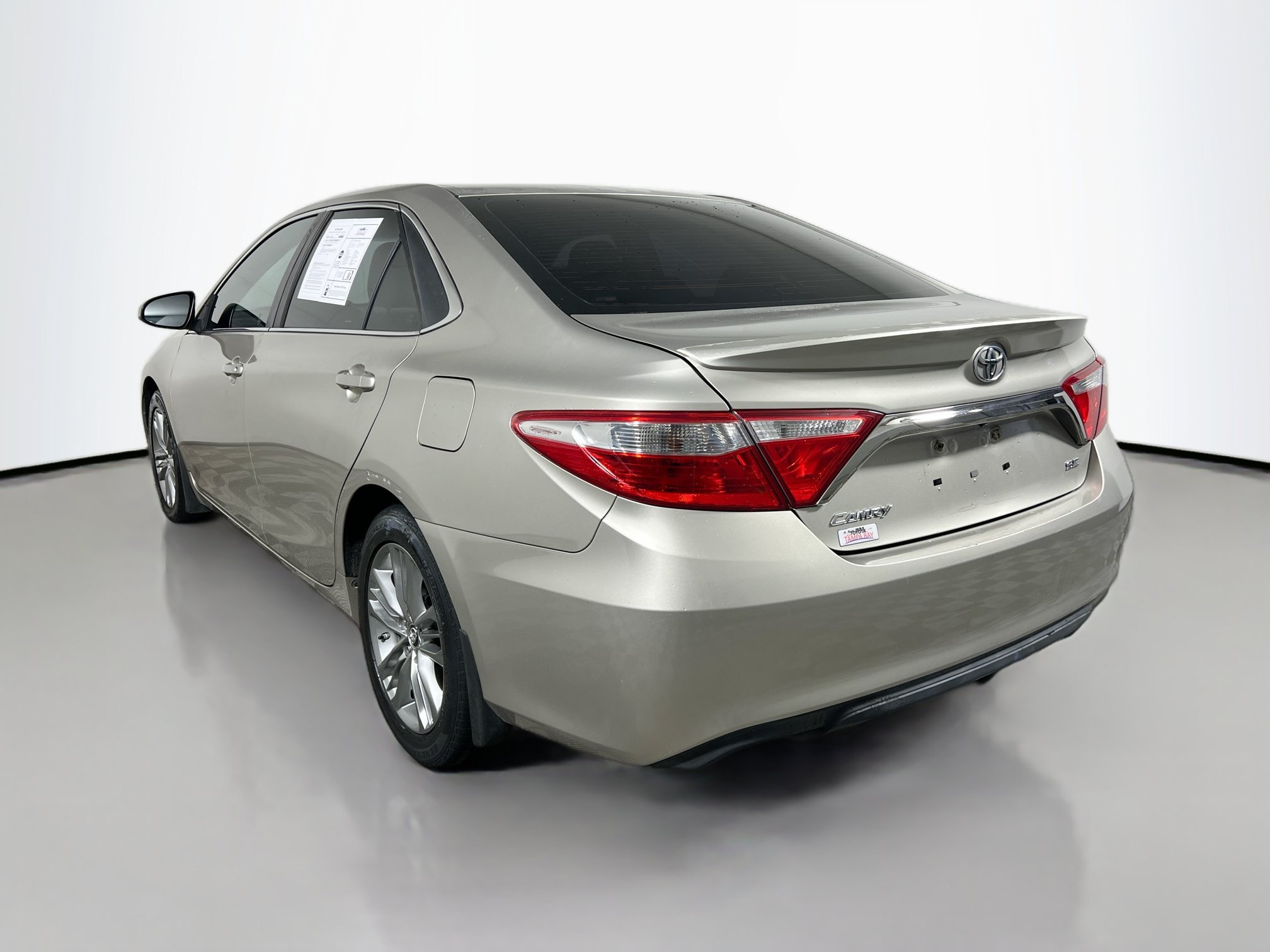 Used 2015 Toyota Camry SE FWD image 8