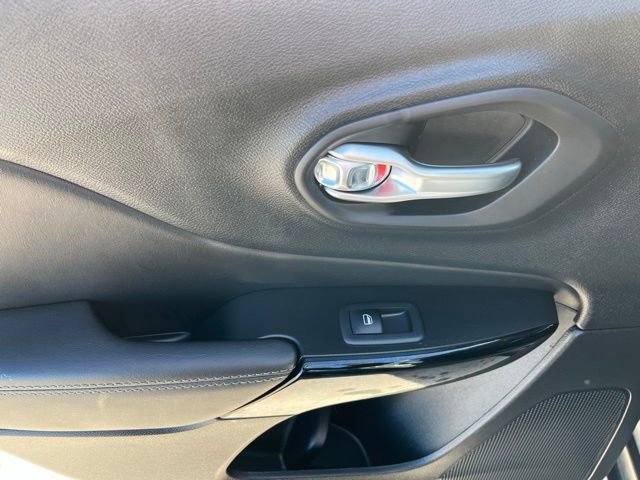 Certified 2023 Jeep Cherokee Altitude Lux w/ Lux Elite Package image 17