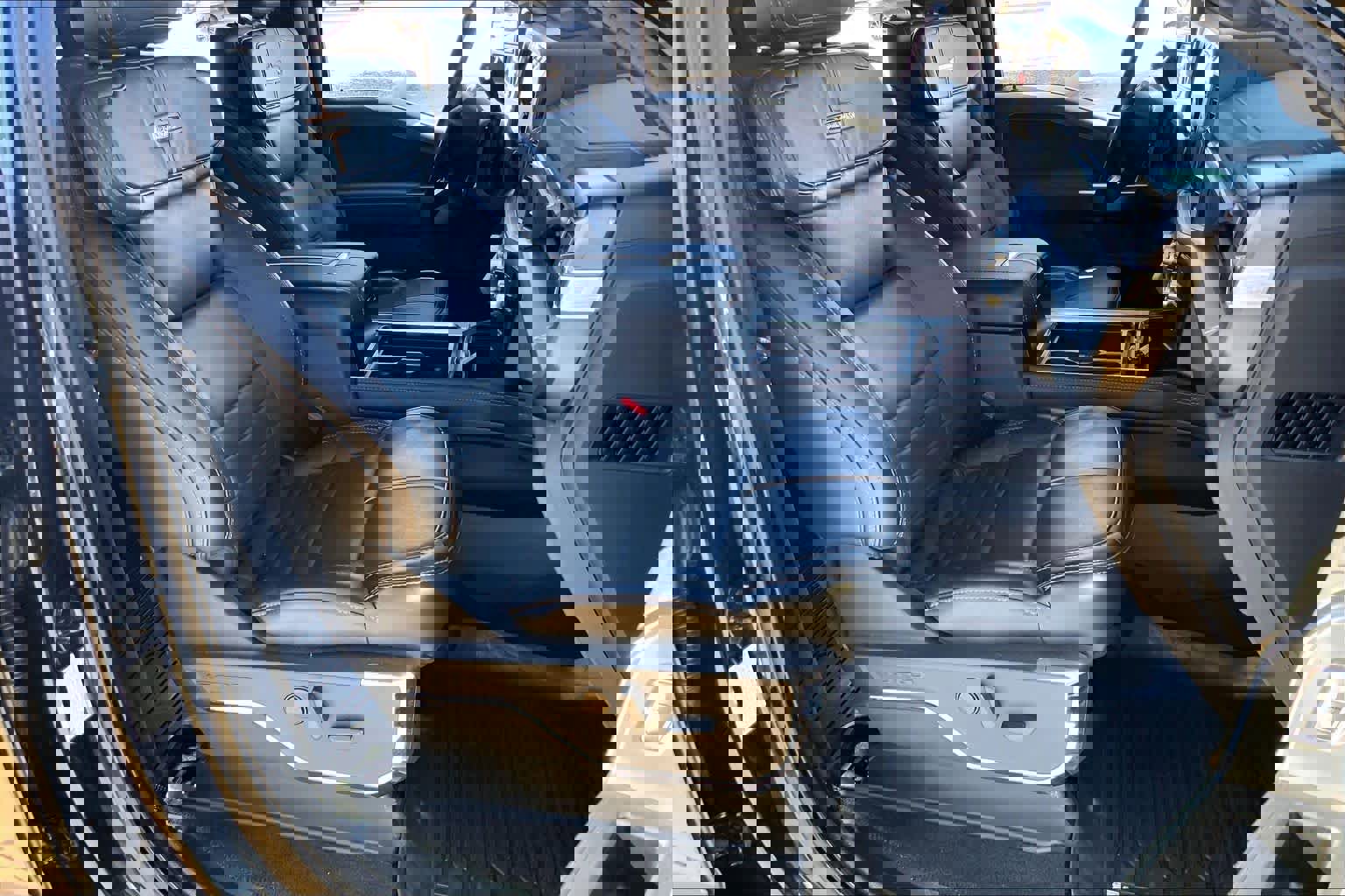 Used 2023 Ford F350 Platinum image 9