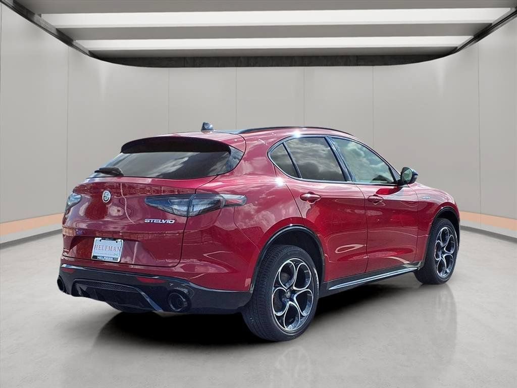 New 2025 Alfa Romeo Stelvio Sprint w/ Veloce Package AWD/4WD image 6
