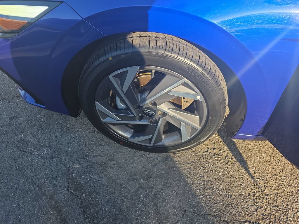 Used 2025 Hyundai Elantra SEL FWD image 26