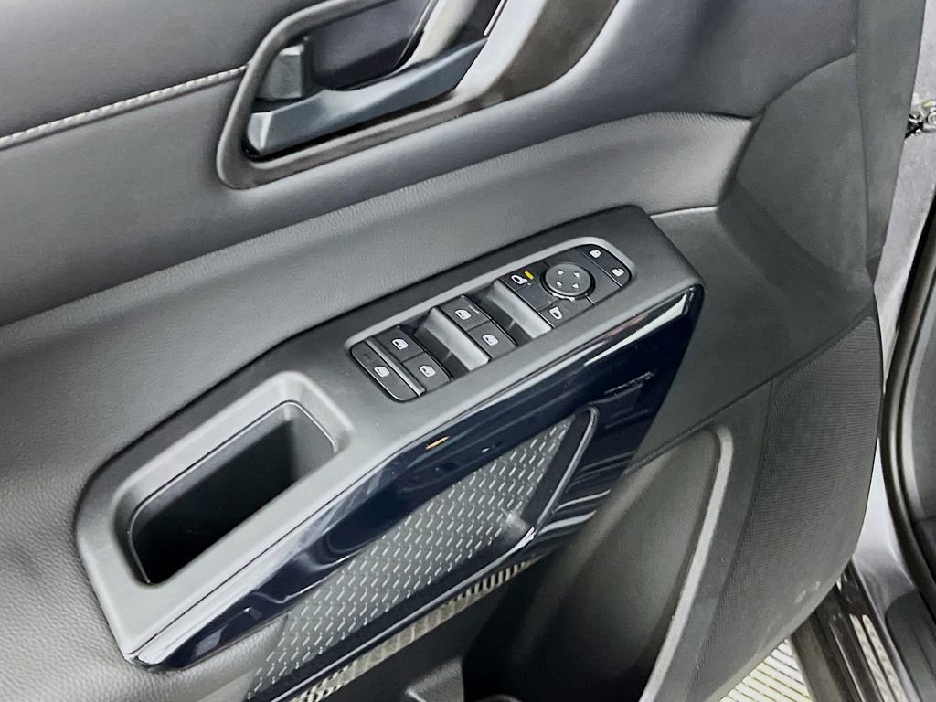 New 2026 Nissan Pathfinder SV image 16