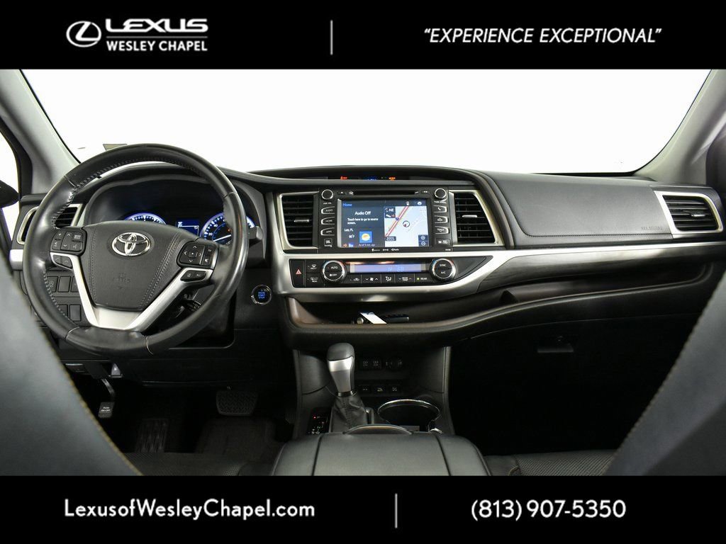 Used 2017 Toyota Highlander Limited image 28