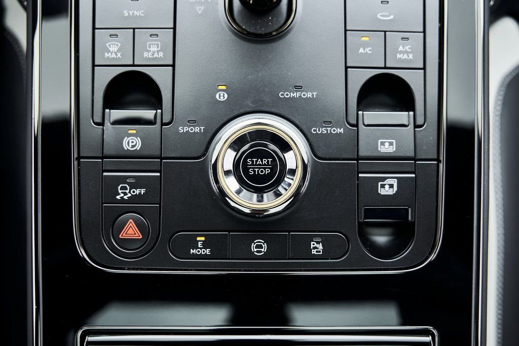 Used 2025 Bentley Flying Spur Plug-In Hybrid image 73