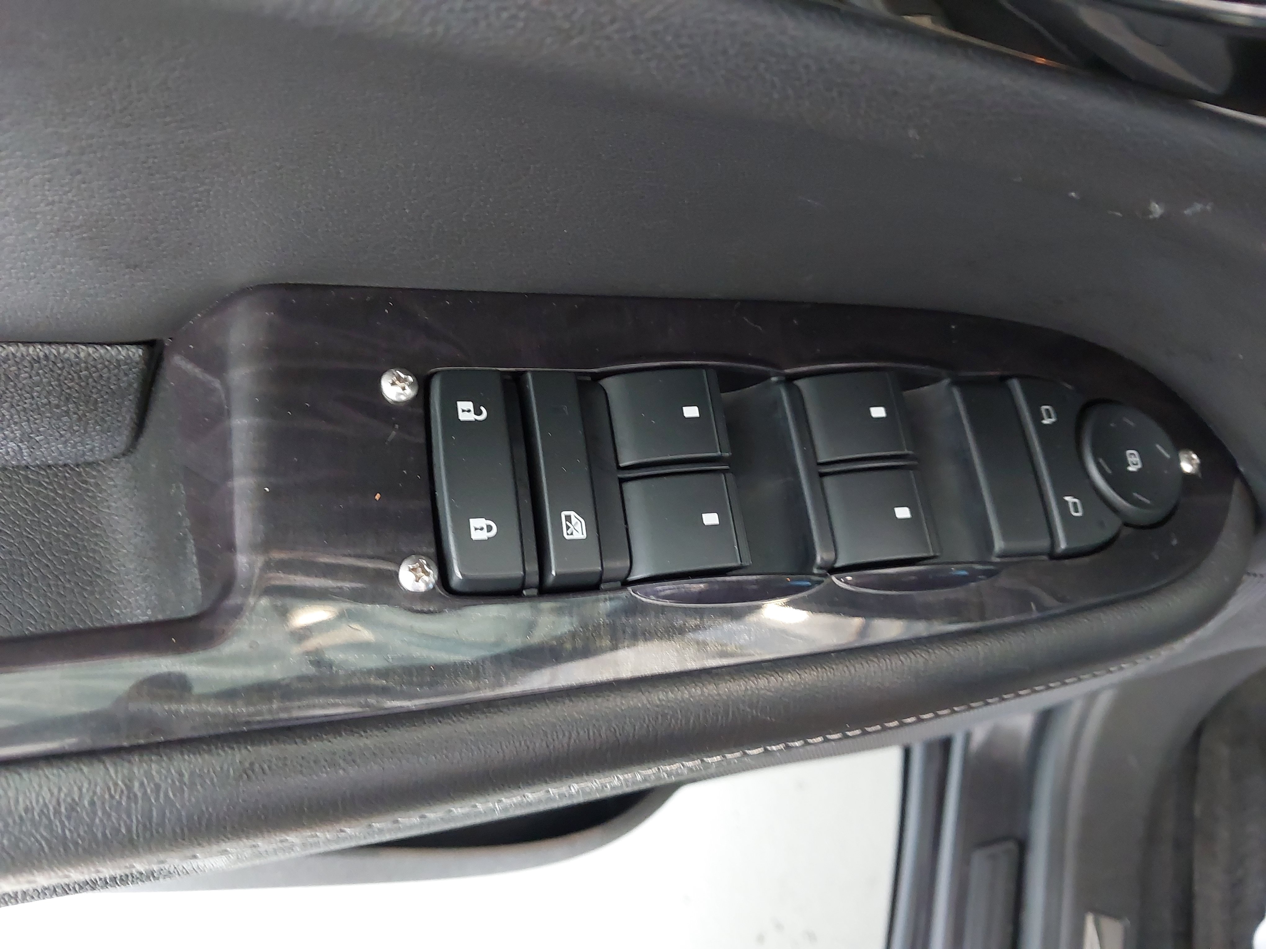 Used 2016 Buick Enclave Leather AWD/4WD image 25