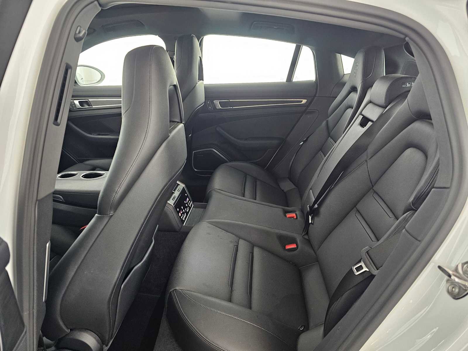 Used 2023 Porsche Panamera Platinum Edition image 16