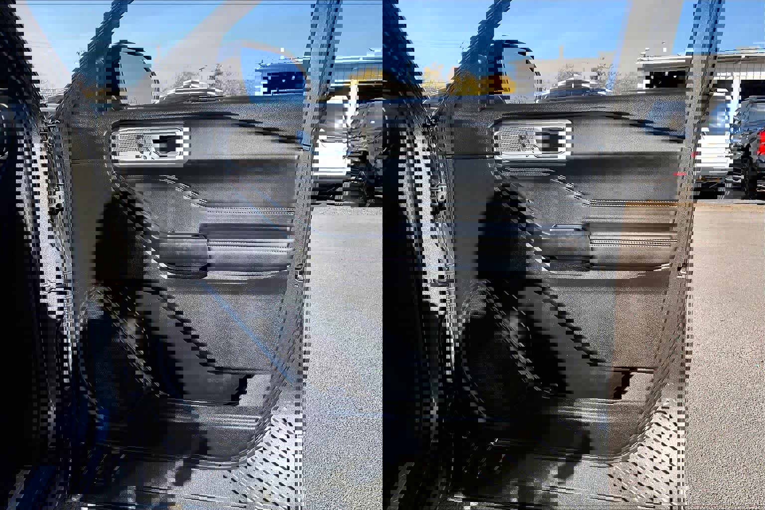 Used 2020 Ford Explorer Limited image 21