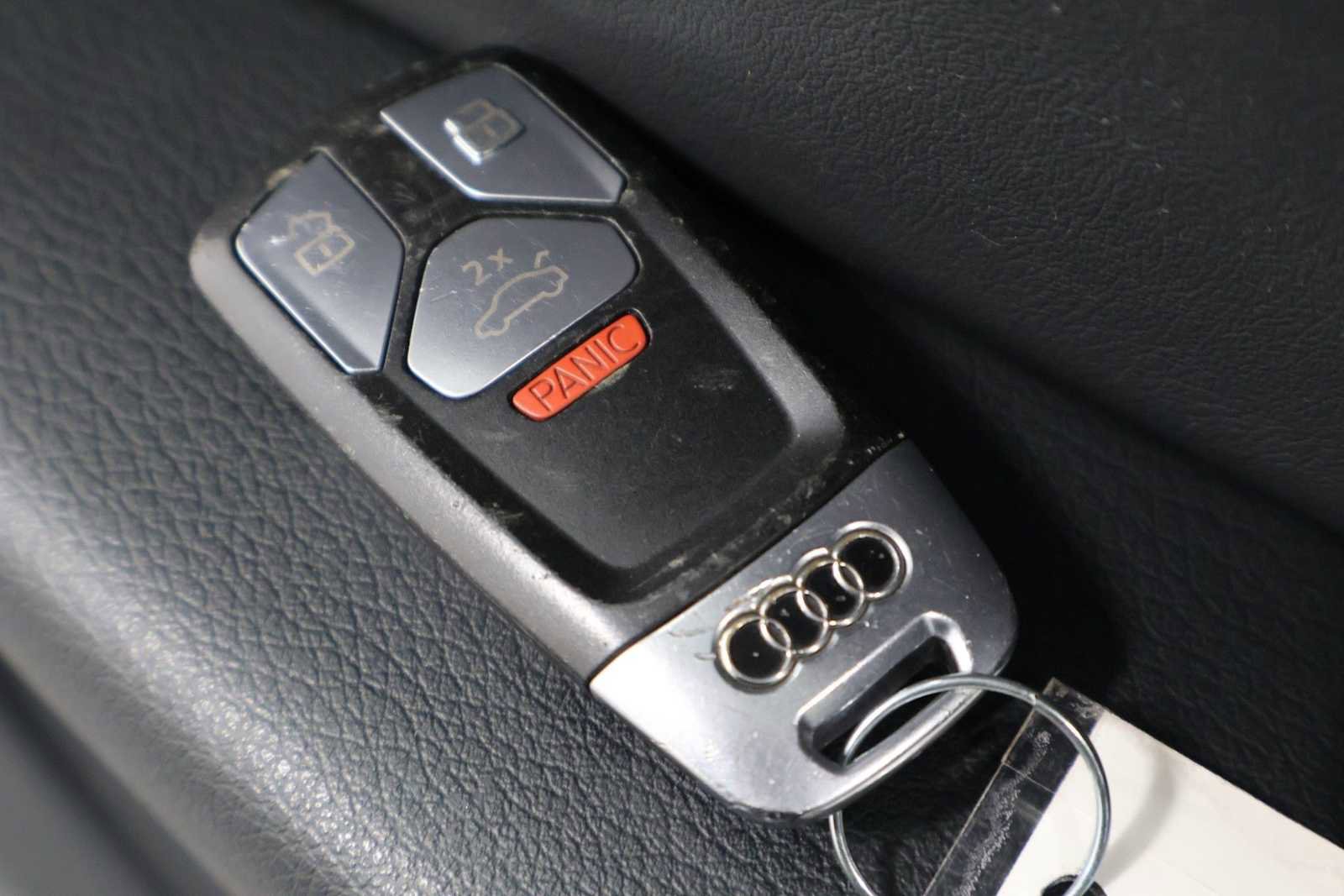 Used 2023 Audi Q5 2.0T Premium w/ Convenience Package AWD/4WD image 39