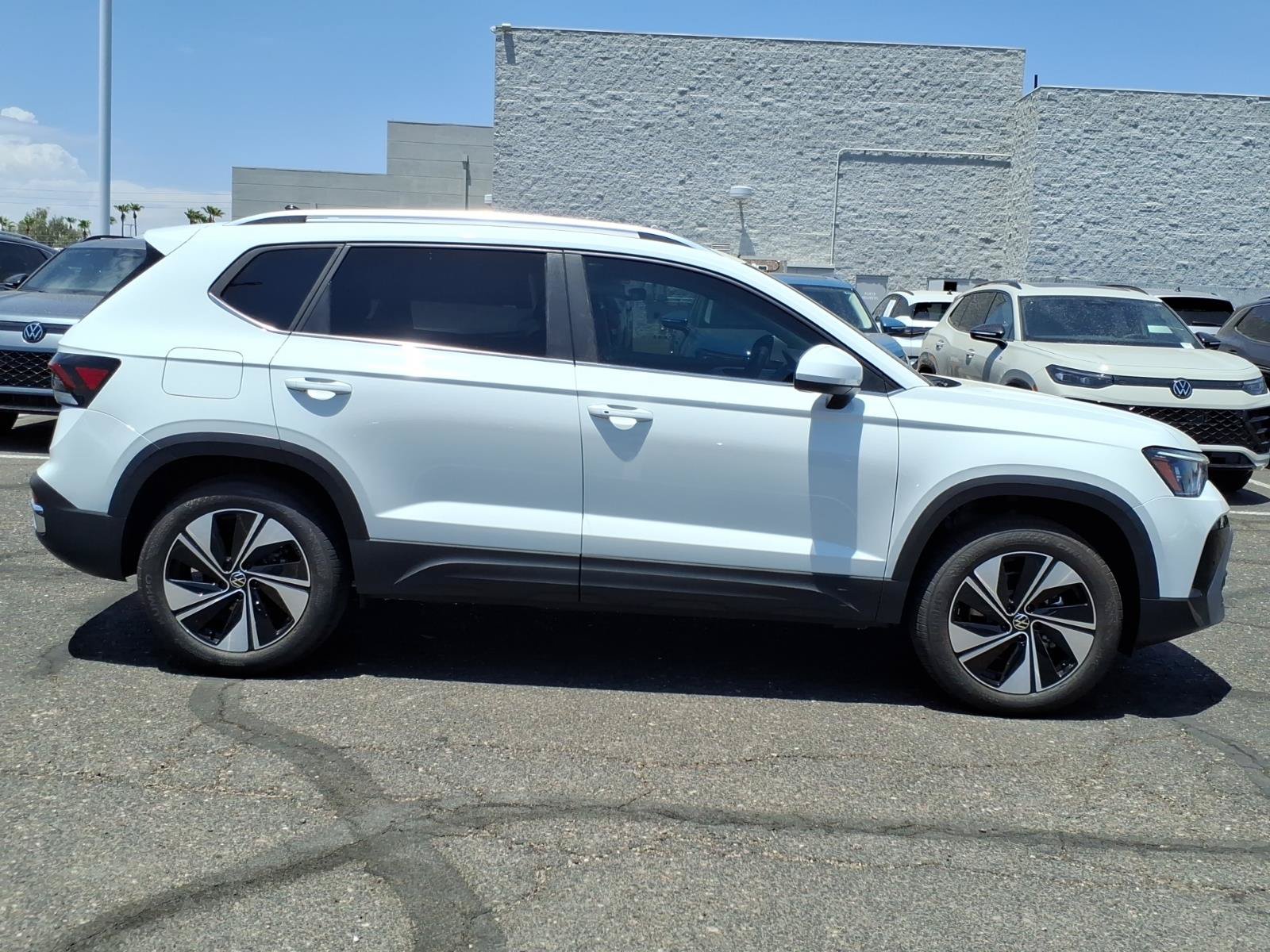 New 2026 Volkswagen Taos SE AWD/4WD image 6