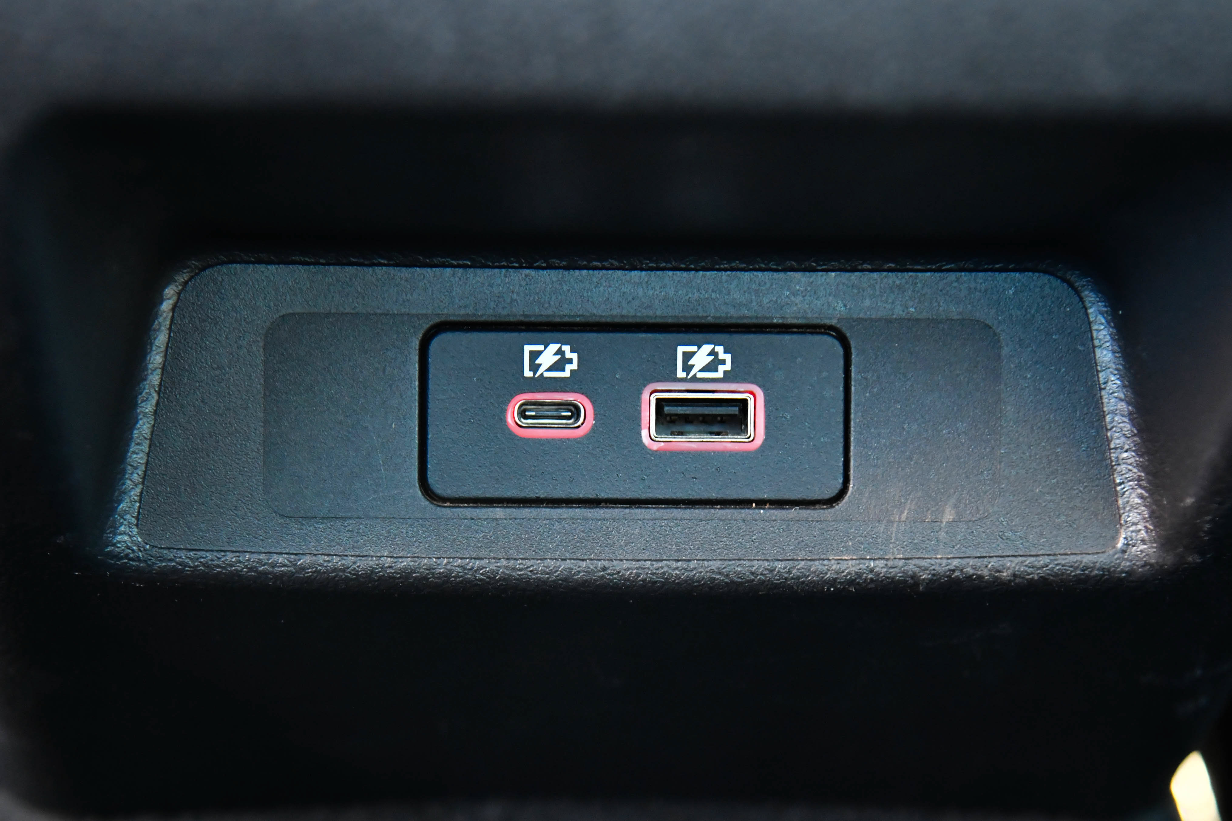 Used 2024 Nissan Altima 2.5 SV FWD image 33