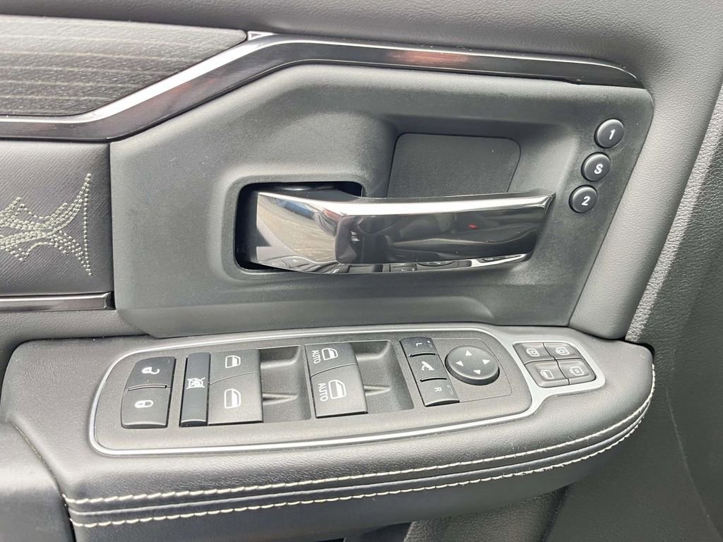 Used 2023 RAM 3500 Limited image 13