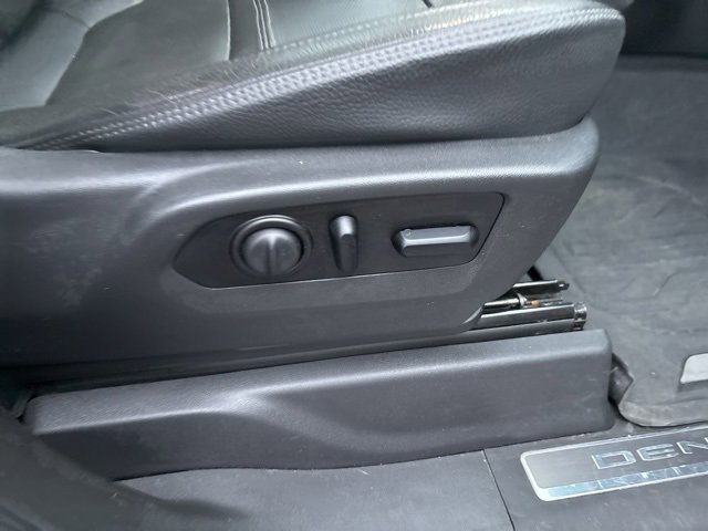 Used 2021 GMC Sierra 2500 Denali w/ Denali Ultimate Package image 9
