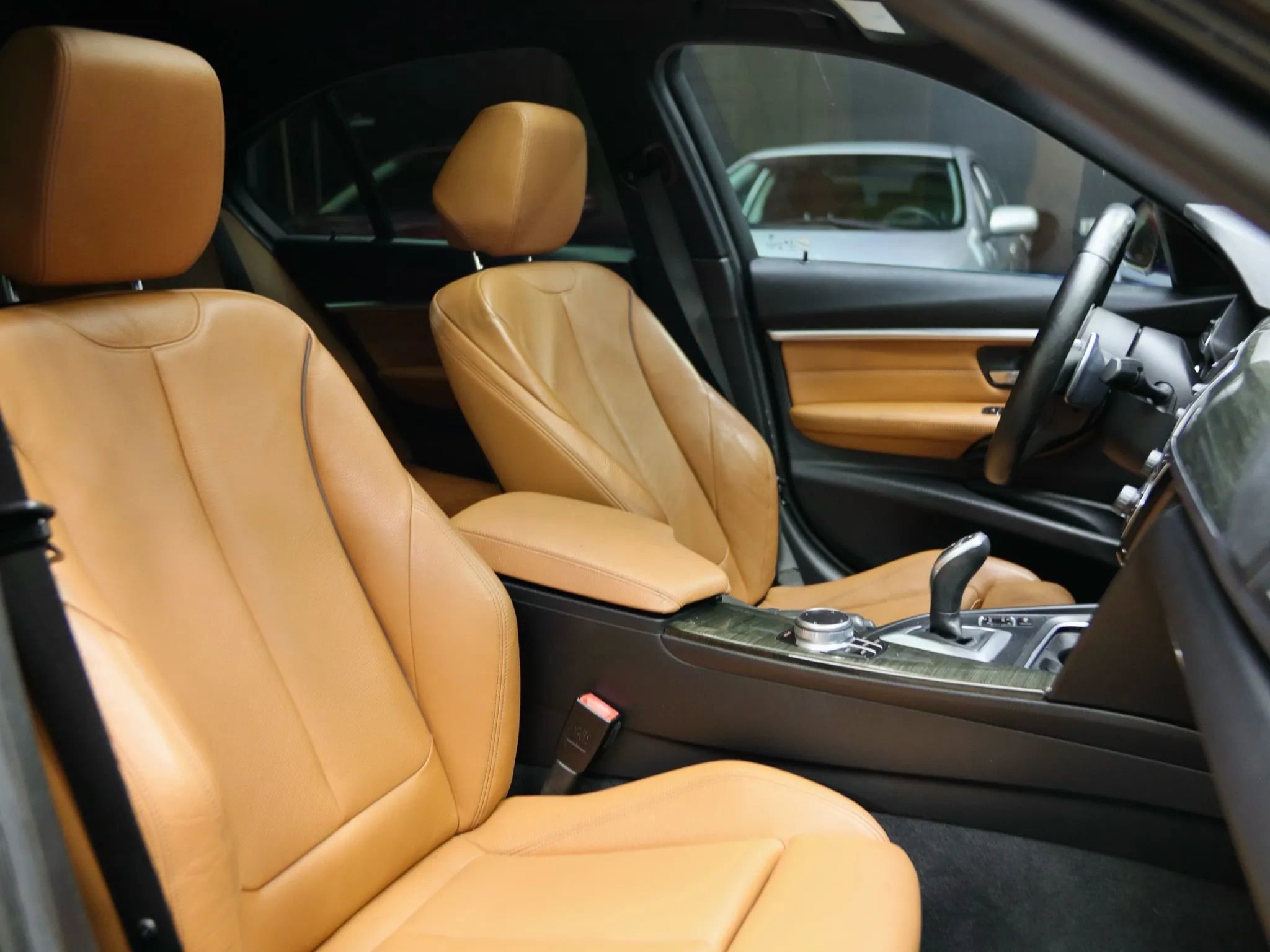 Used 2018 BMW 330i xDrive Sedan w/ M Sport Package image 23