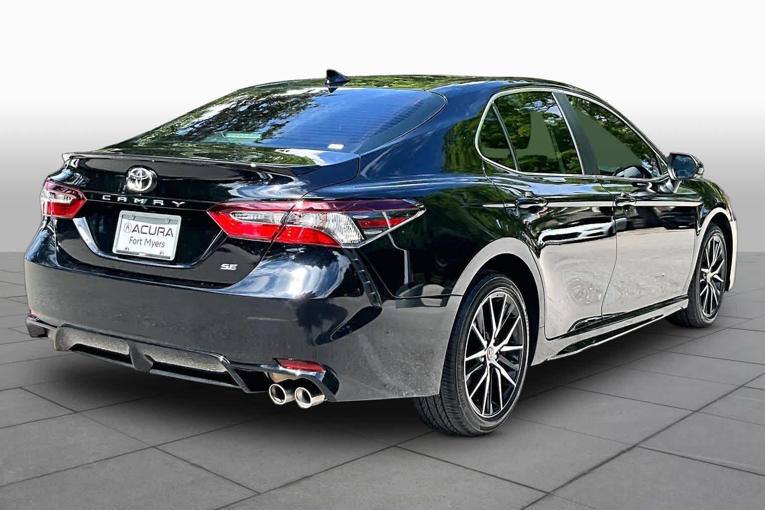 Used 2024 Toyota Camry SE FWD image 13