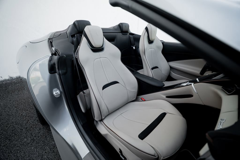 Certified 2024 Ferrari Roma Spider image 6
