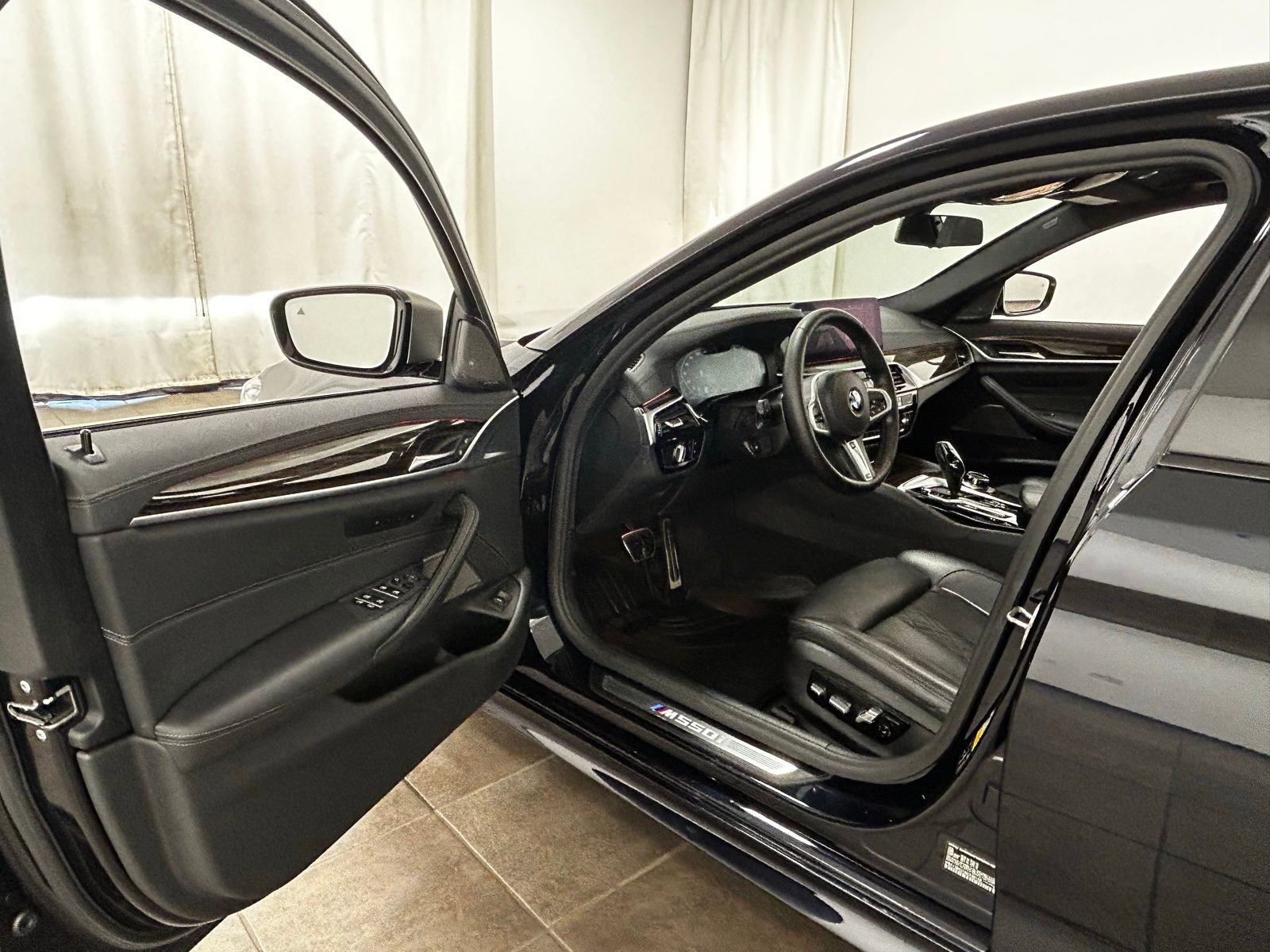 Used 2021 BMW M550i xDrive w/ Executive Package image 24