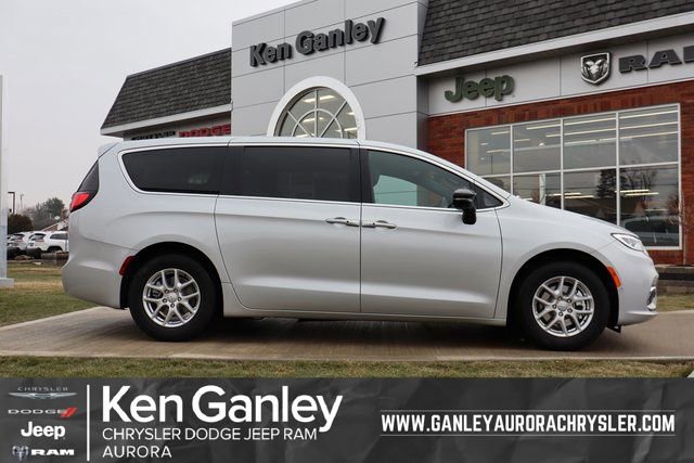 New 2026 Chrysler Pacifica Select FWD image 1