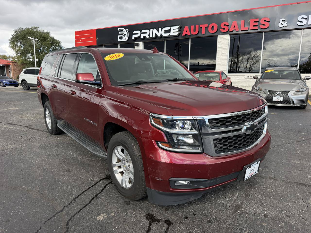 Used 2016 Chevrolet Suburban LT w/ Luxury Package AWD/4WD image 1