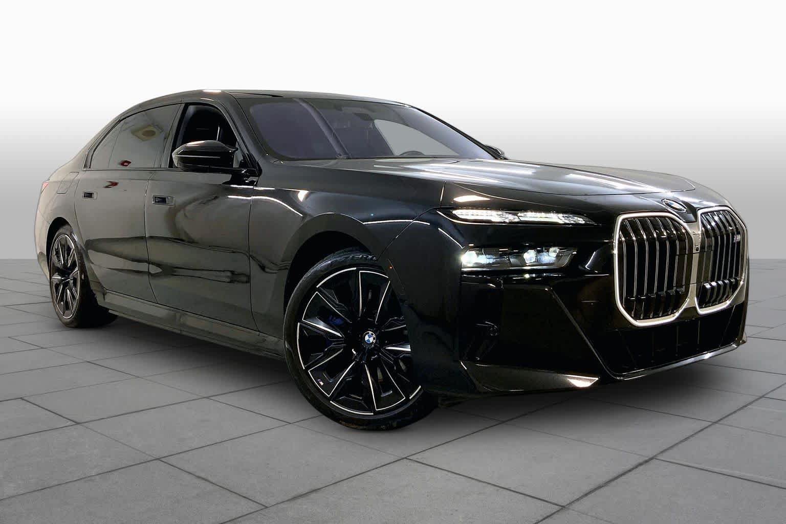 Used 2024 BMW i7 M70 AWD/4WD image 2