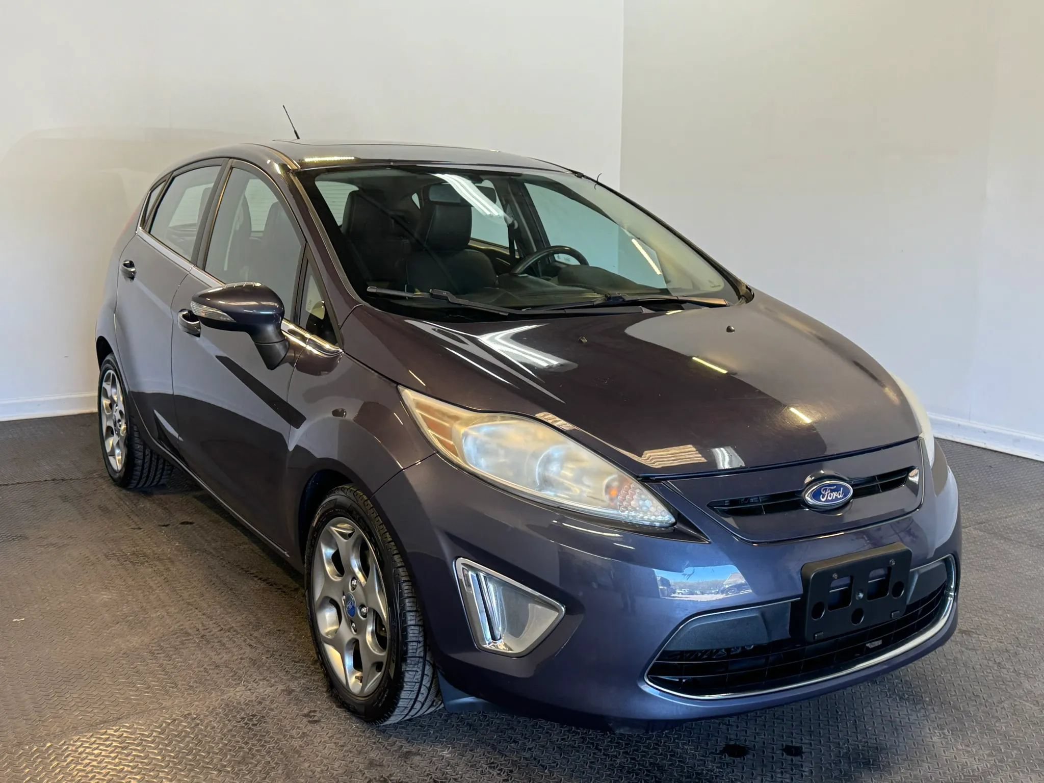 Used 2012 Ford Fiesta SES FWD image 3