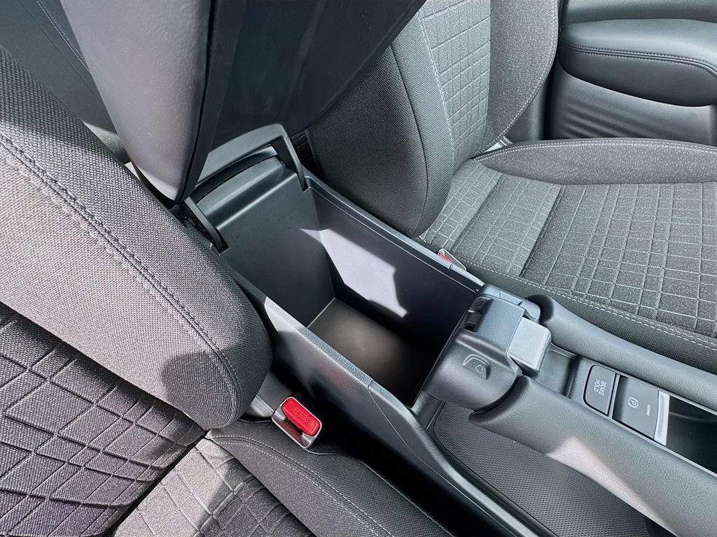 Used 2024 Honda HR-V LX image 33