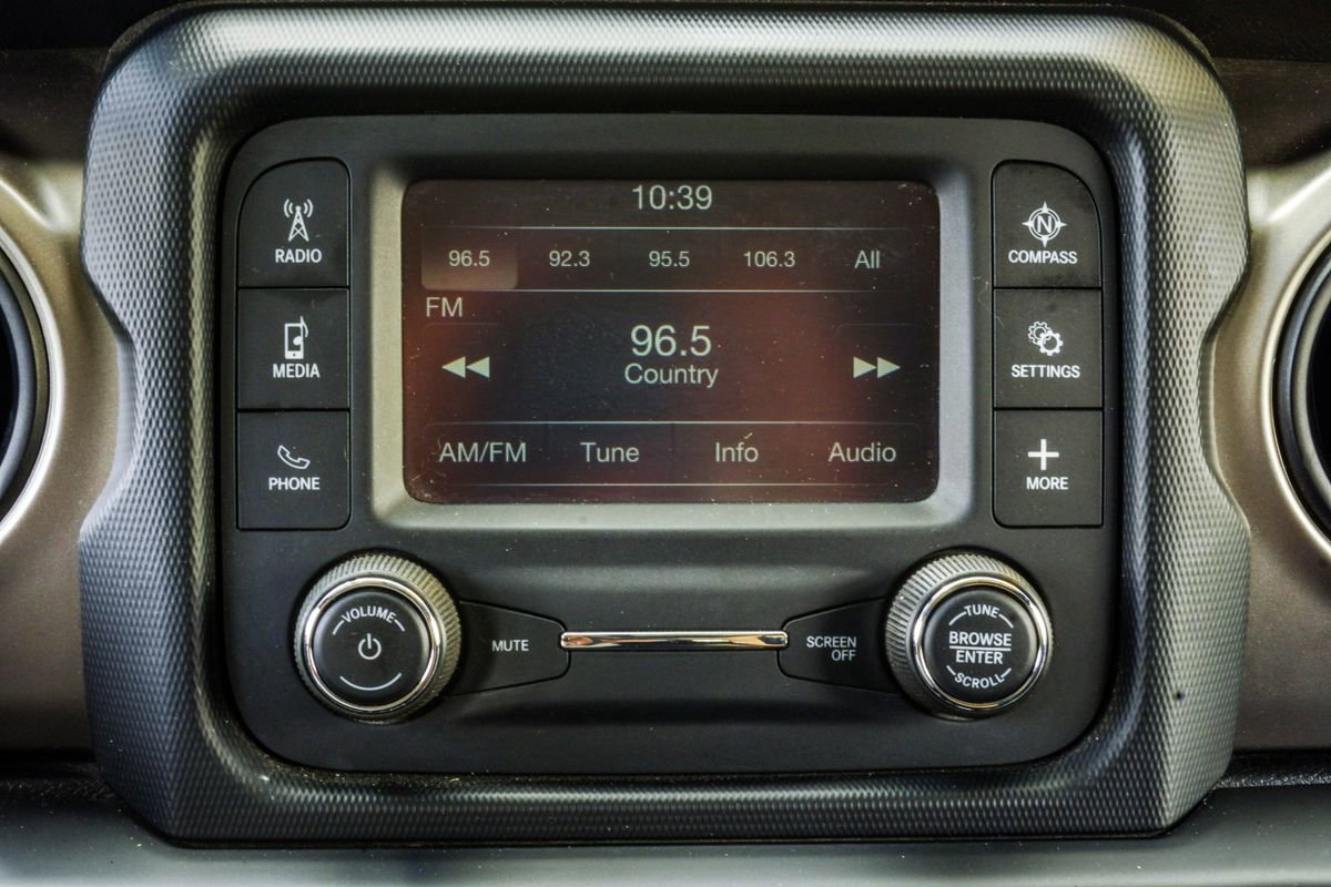 Used 2018 Jeep Wrangler Unlimited Sport S AWD/4WD image 26