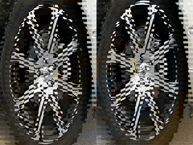 Used 2021 Volvo XC60 T5 Inscription w/ Advanced Package image 11