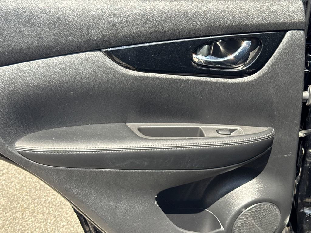 Used 2022 Nissan Rogue Sport SL w/ Premium Package image 21