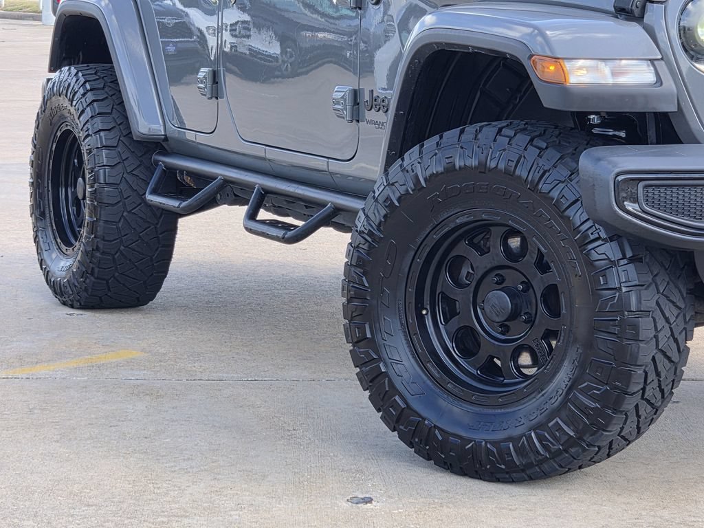 Used 2020 Jeep Wrangler Unlimited Sahara AWD/4WD image 11