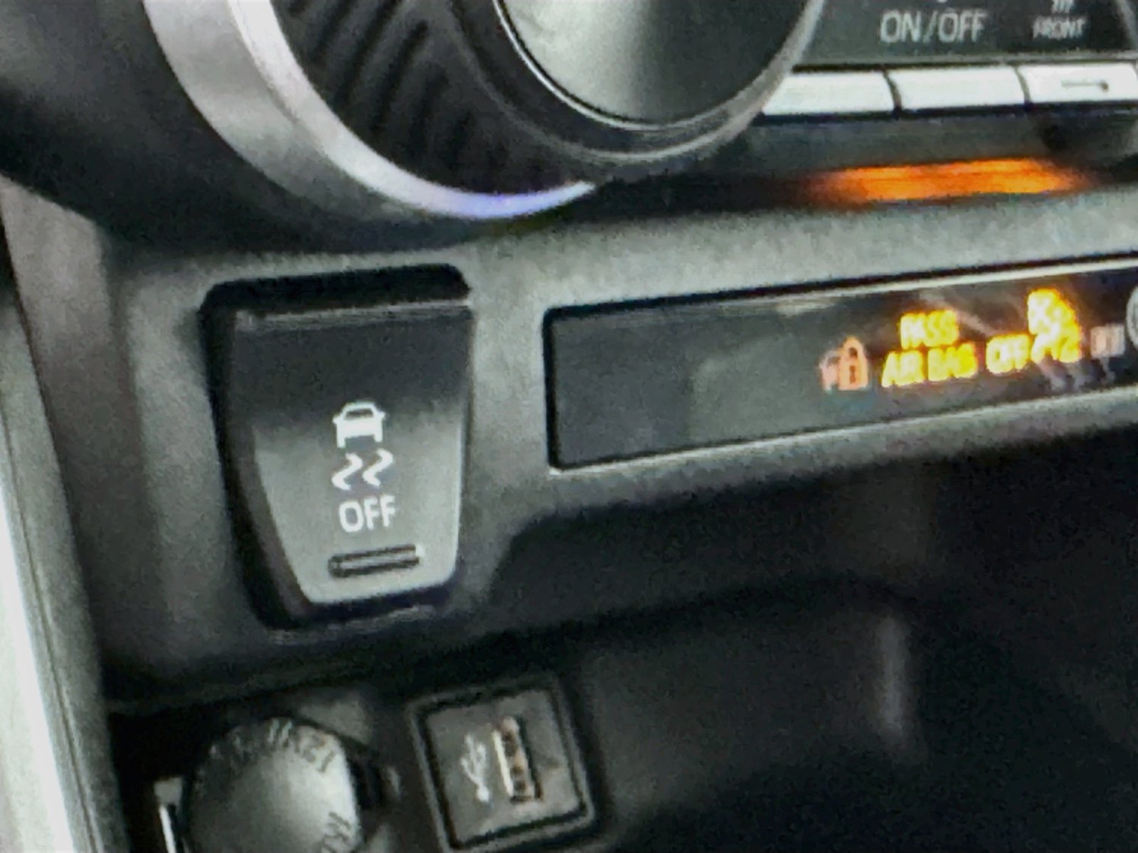 Certified 2023 Toyota RAV4 LE AWD/4WD image 17