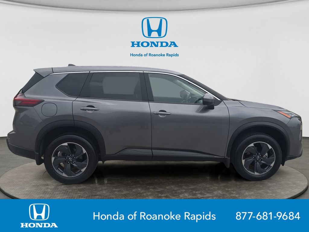 Used 2024 Nissan Rogue SV AWD/4WD image 6