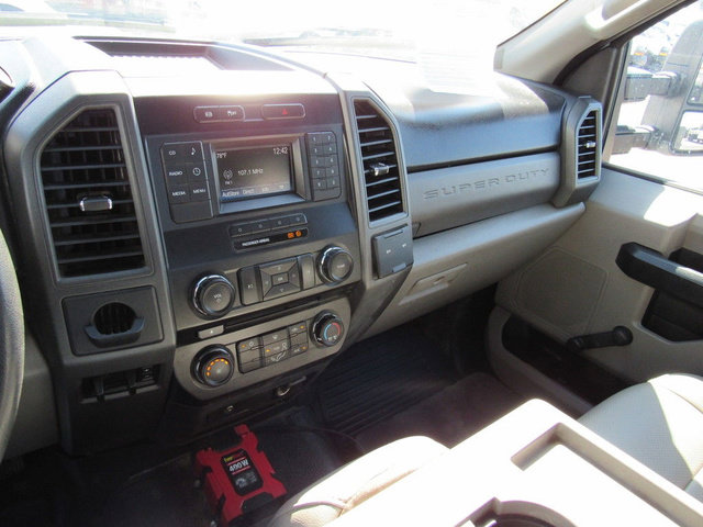 Used 2018 Ford F550 2WD Regular Cab Super Duty image 36