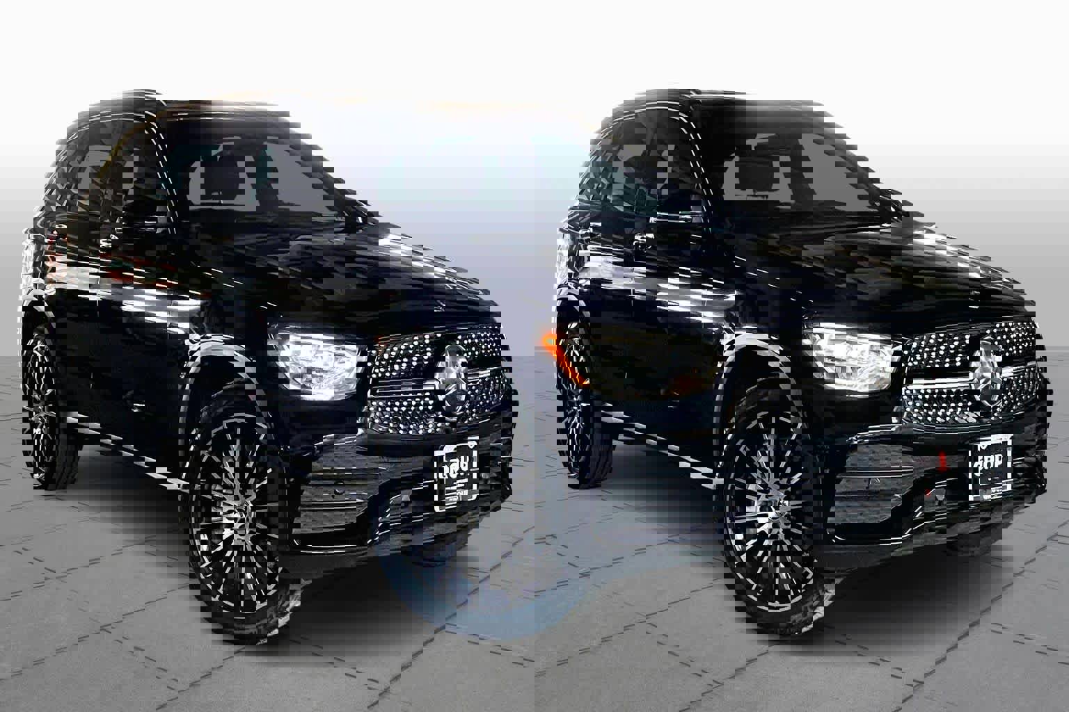 Used 2022 Mercedes-Benz GLC 300 image 2