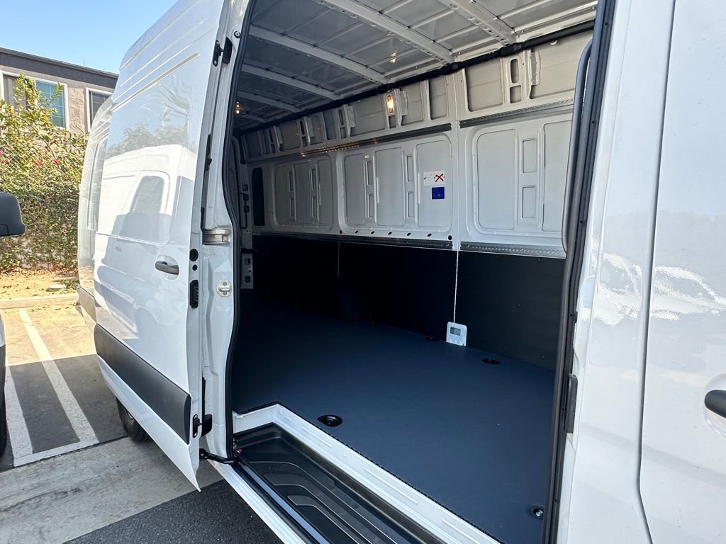 New 2025 Mercedes-Benz Sprinter 2500 image 19