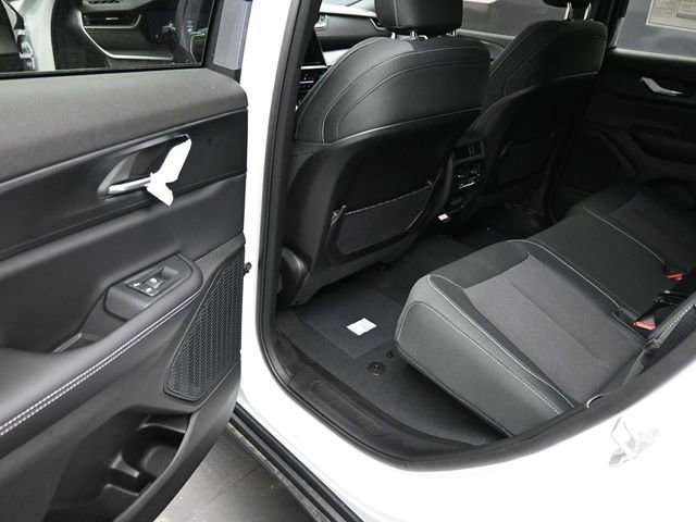 New 2025 Jeep Grand Cherokee Laredo image 15